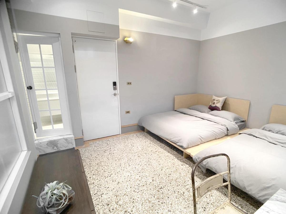 Spring Guest House Tainan Bagian luar foto