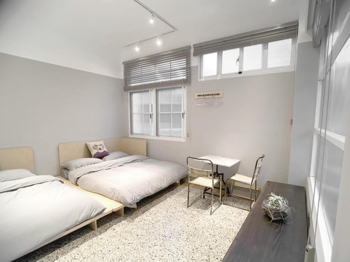 Spring Guest House Tainan Bagian luar foto