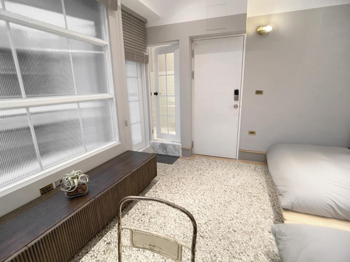 Spring Guest House Tainan Bagian luar foto