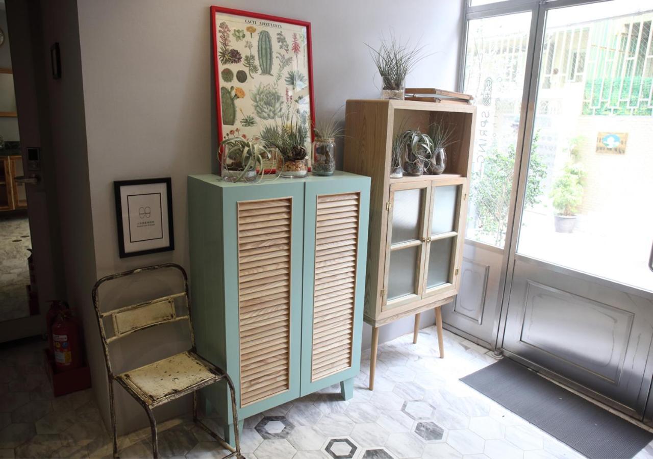 Spring Guest House Tainan Bagian luar foto