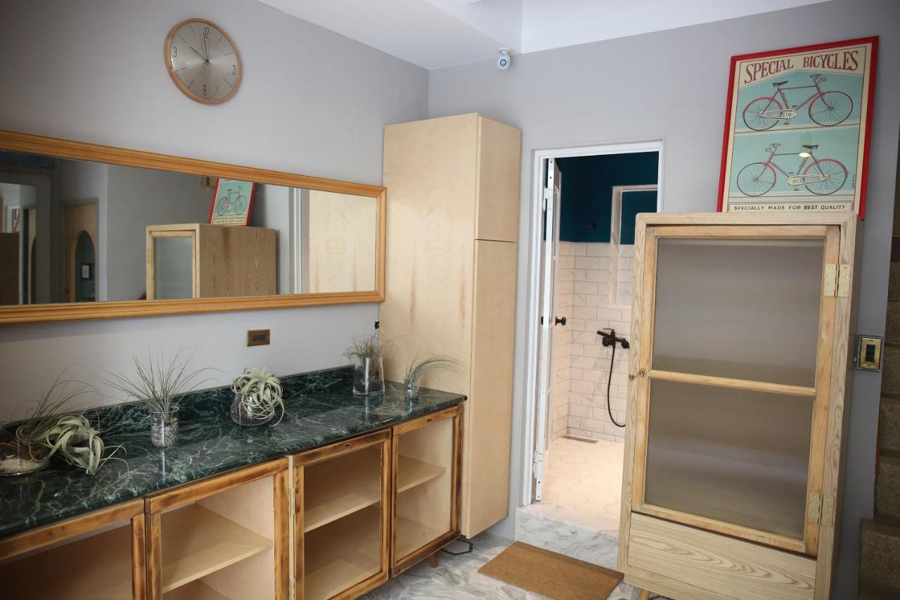 Spring Guest House Tainan Bagian luar foto