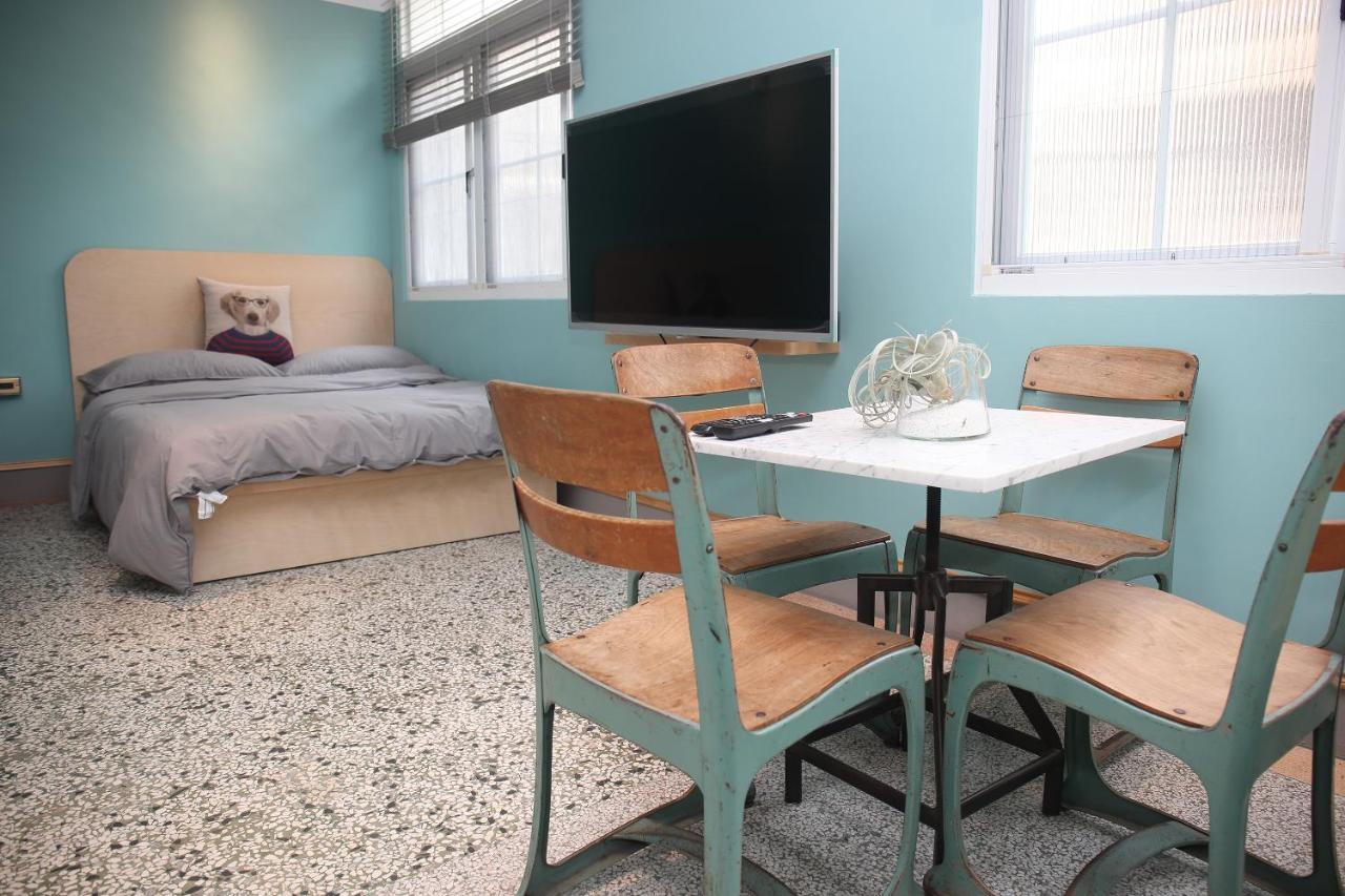 Spring Guest House Tainan Bagian luar foto