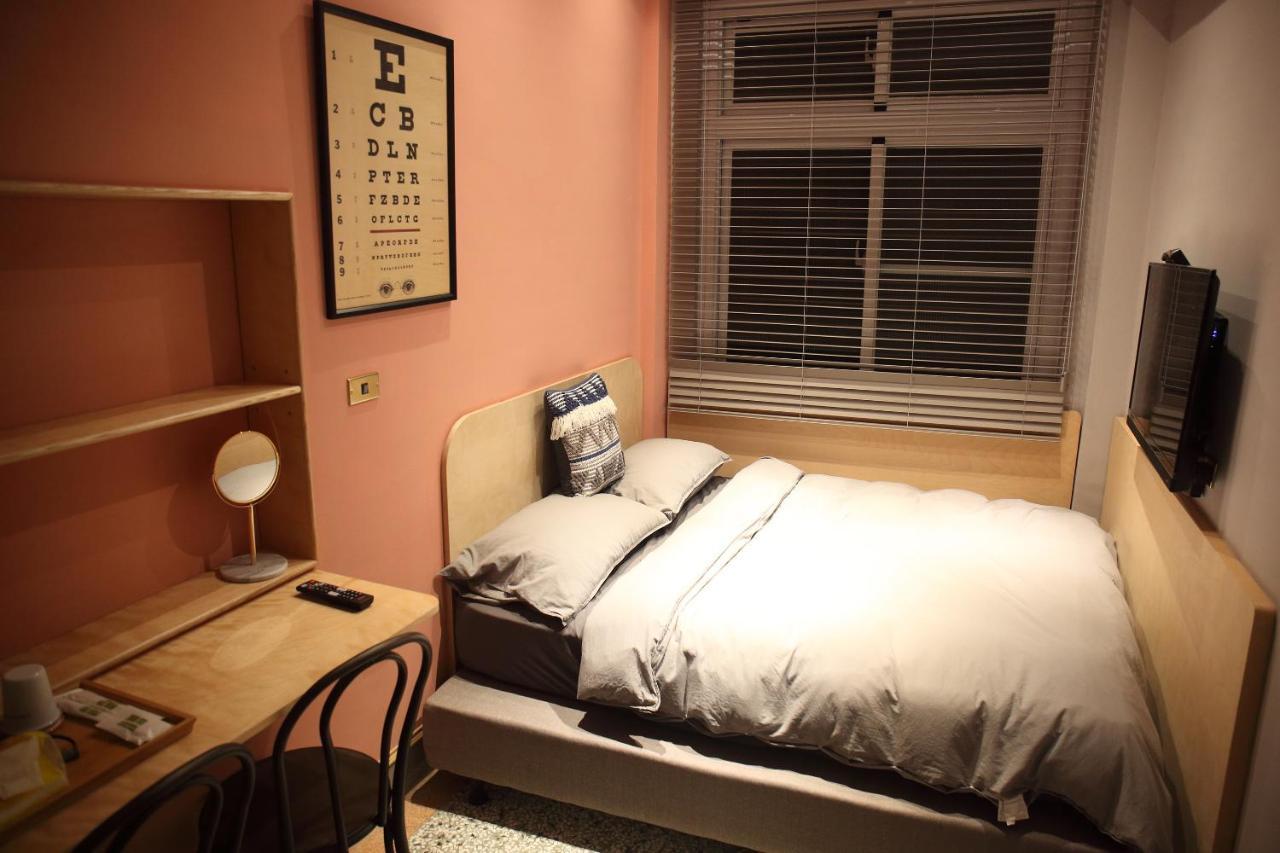 Spring Guest House Tainan Bagian luar foto